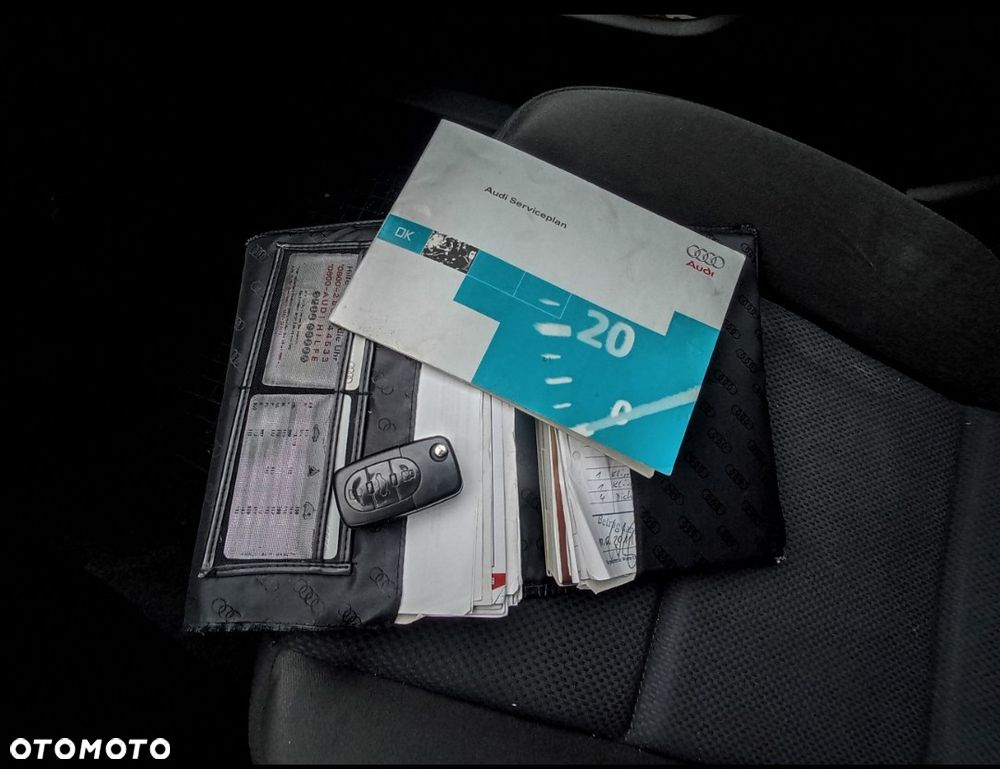 Audi A4 Limousine - 8
