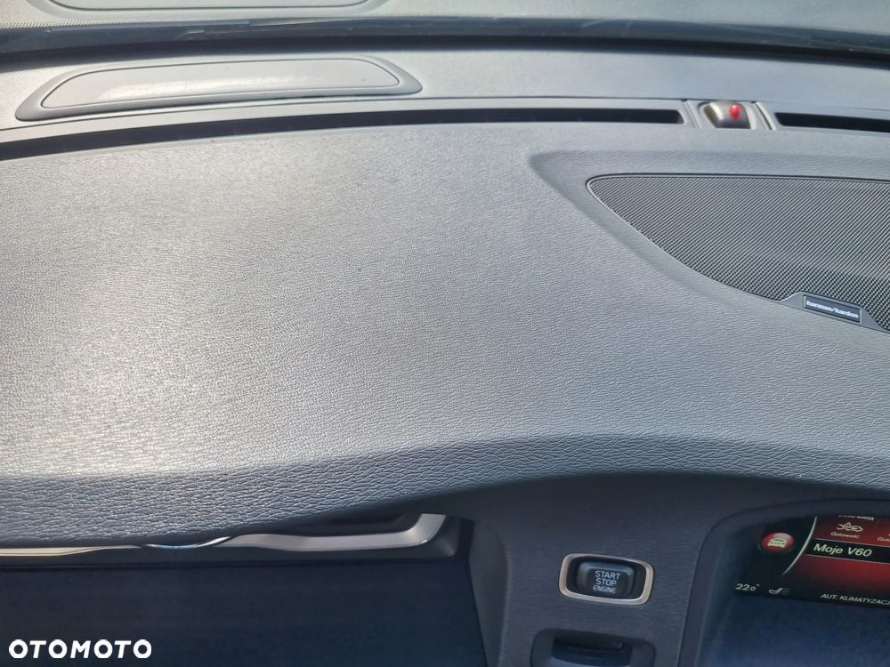 Volvo V60 D6 AWD Plug-in Hybrid R-Design Summum - 22