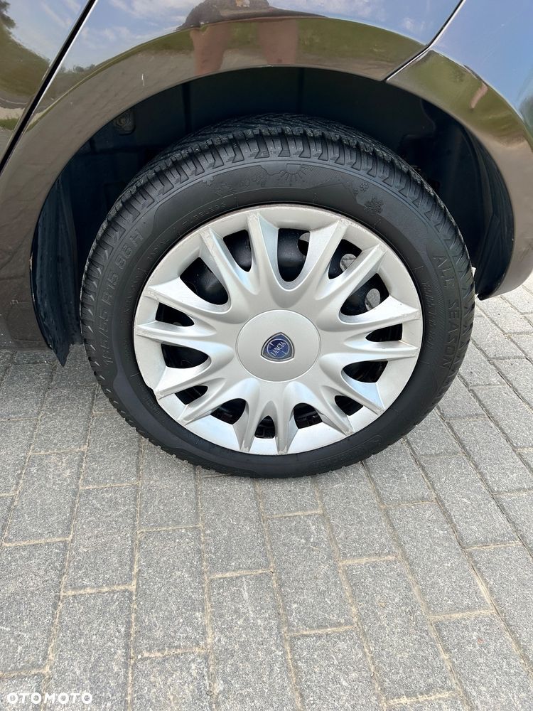 Lancia Ypsilon 0.9 Platinum S&S - 10