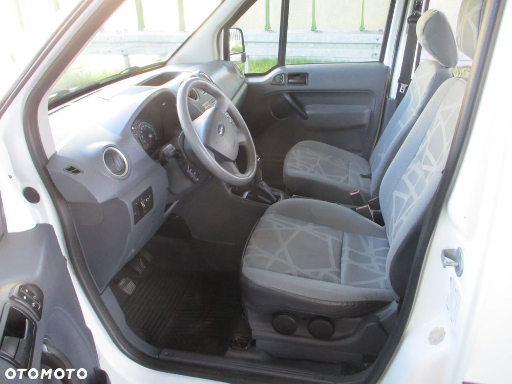 Ford CONNECT - 11