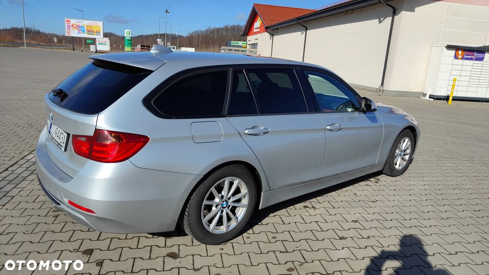 BMW Seria 3 320d DPF Edition Sport - 36
