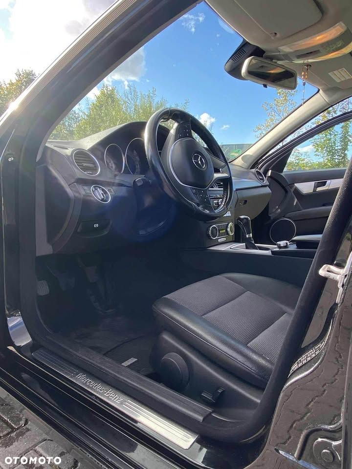 Mercedes-Benz Klasa C 180 CGI BlueEff Avantgarde - 7