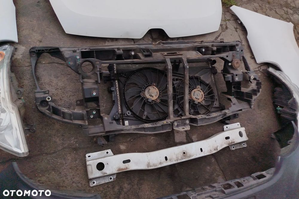 chłodnica wody (bez klimy) + wentylatory chłodnicy do RENAULT Master III 10-19r 2,3dci IV, trzymała płyn
