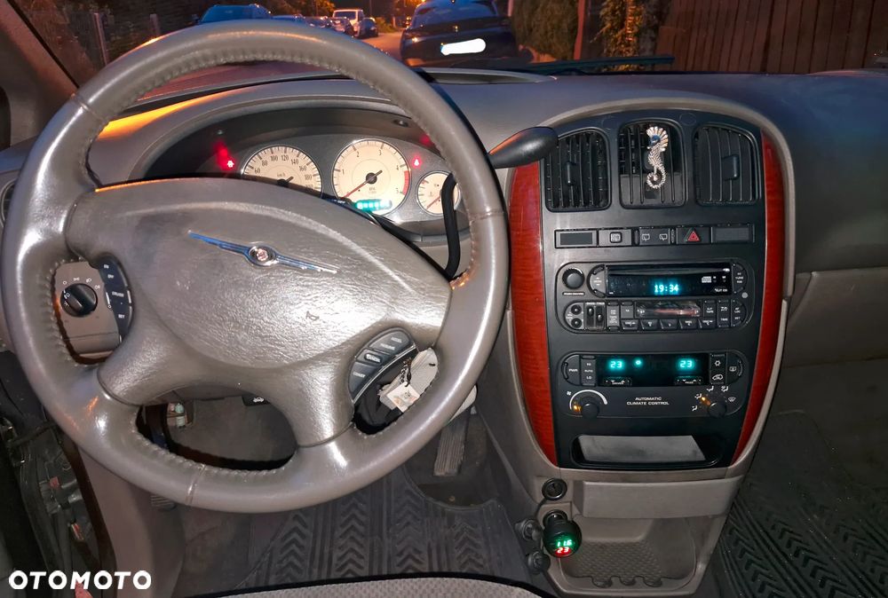 Chrysler Grand Voyager 2.8 CRD LX S&G - 4
