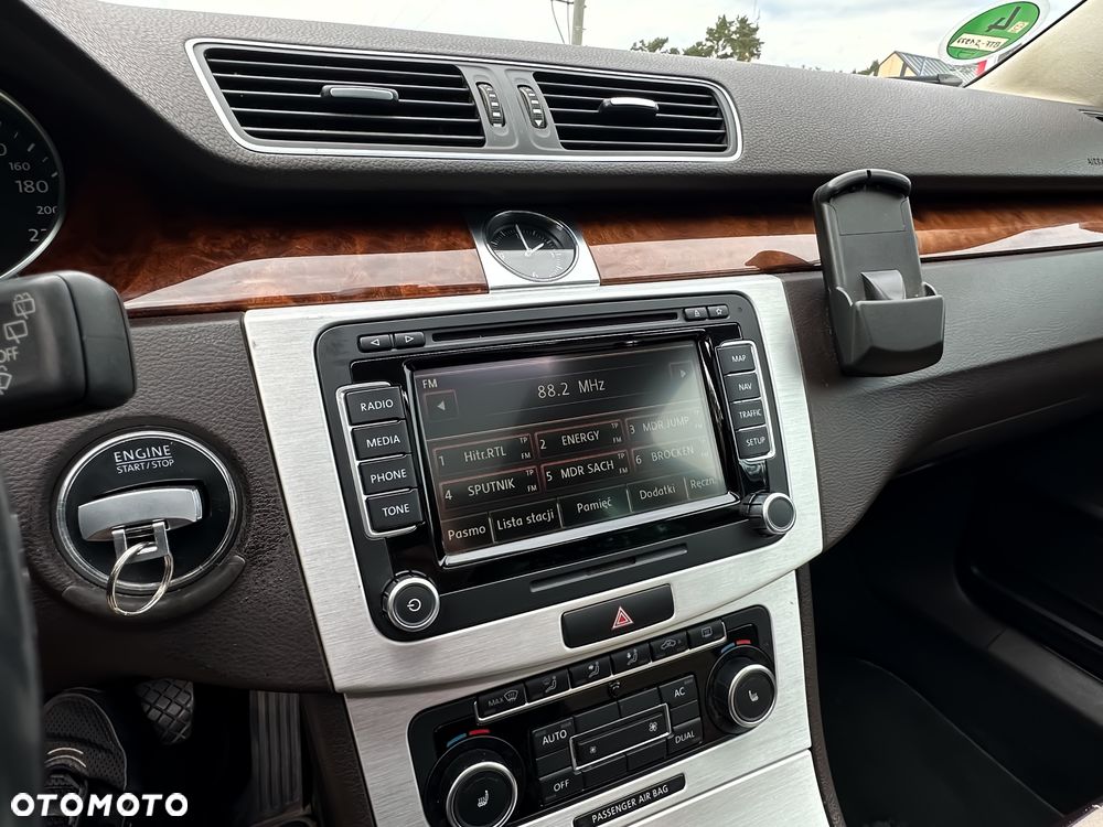 Volkswagen Passat 2.0 TDI Highline - 23
