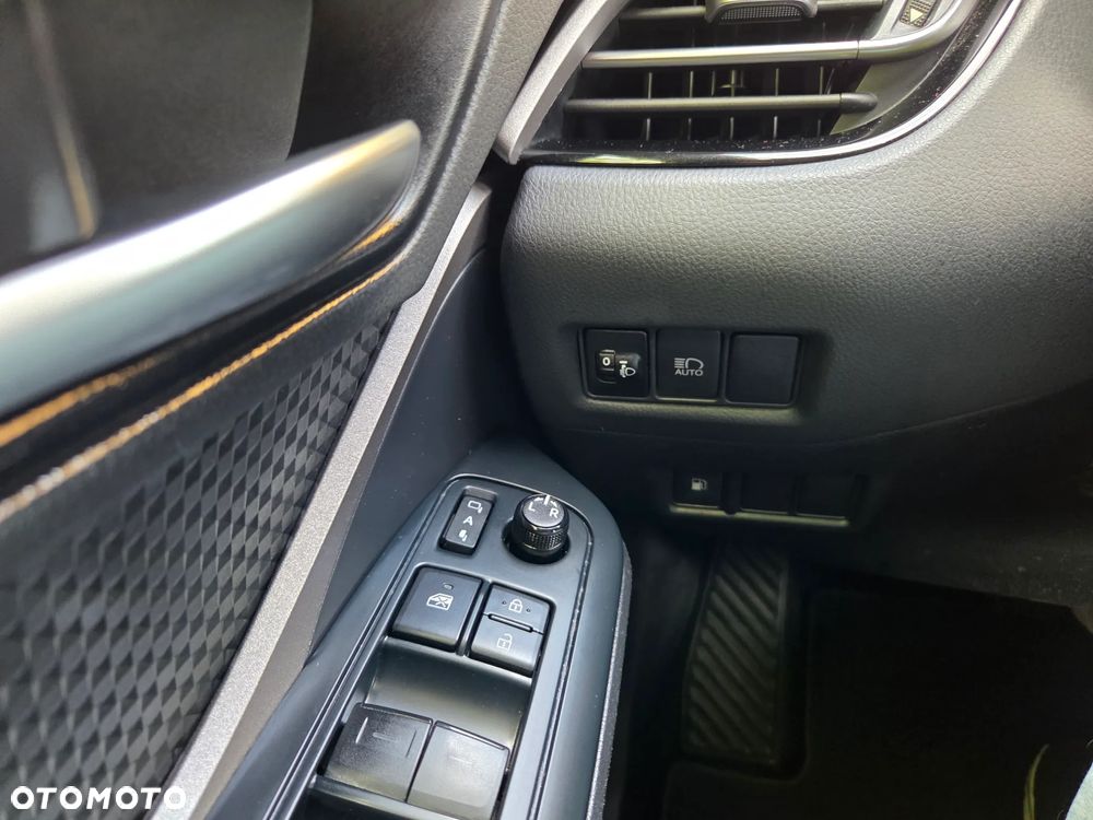 Toyota C-HR Hybrid Business-Edition - 28