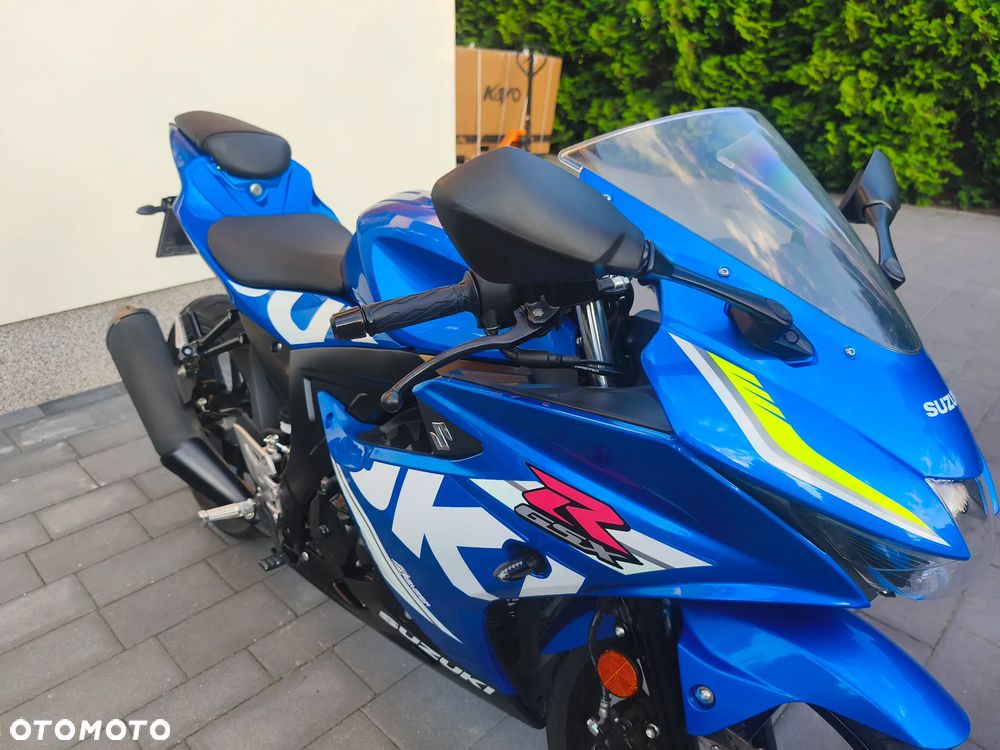 Suzuki GSX-R - 10