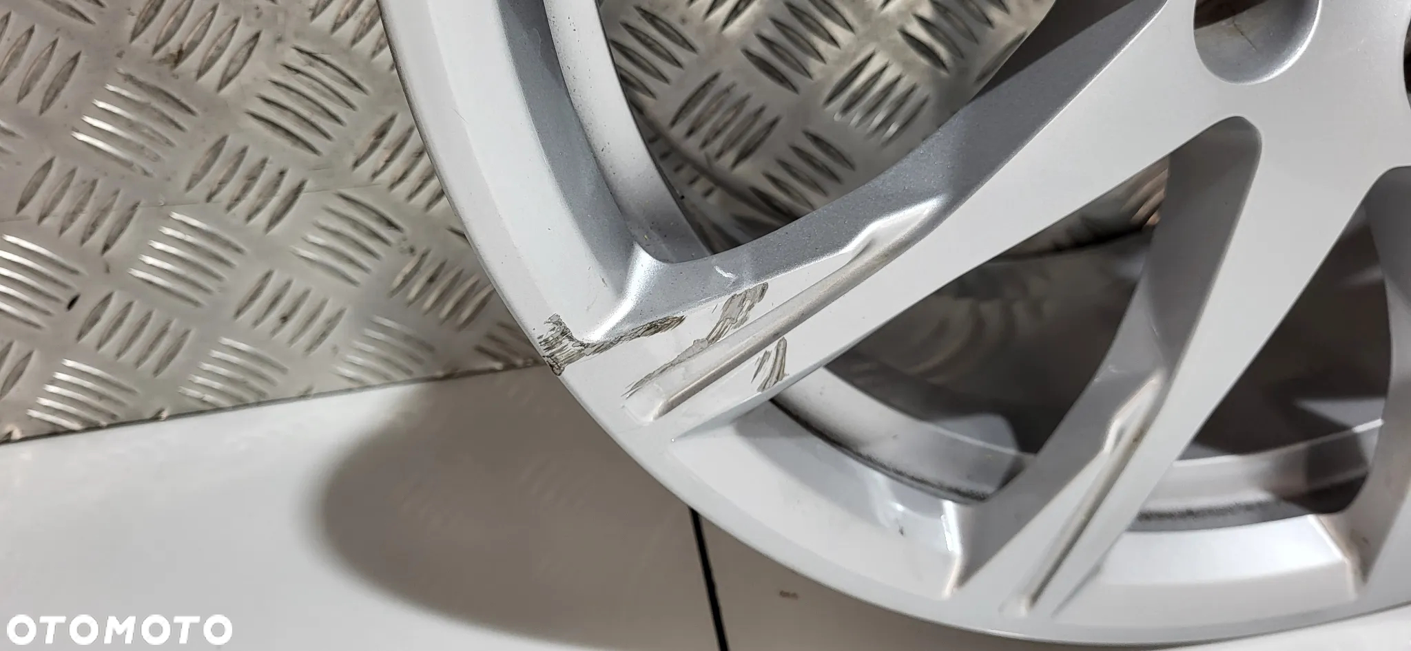 Audi A4 B9 Felgi Aluminiowe 17 5X112 - 8