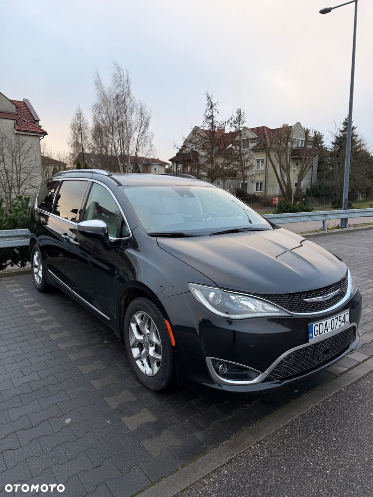 Chrysler Pacifica - 3