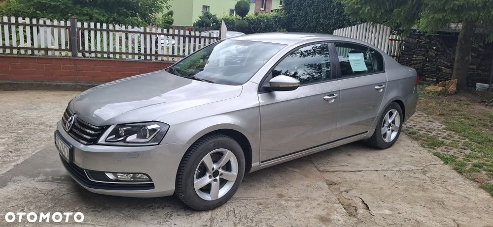 Volkswagen Passat - 1