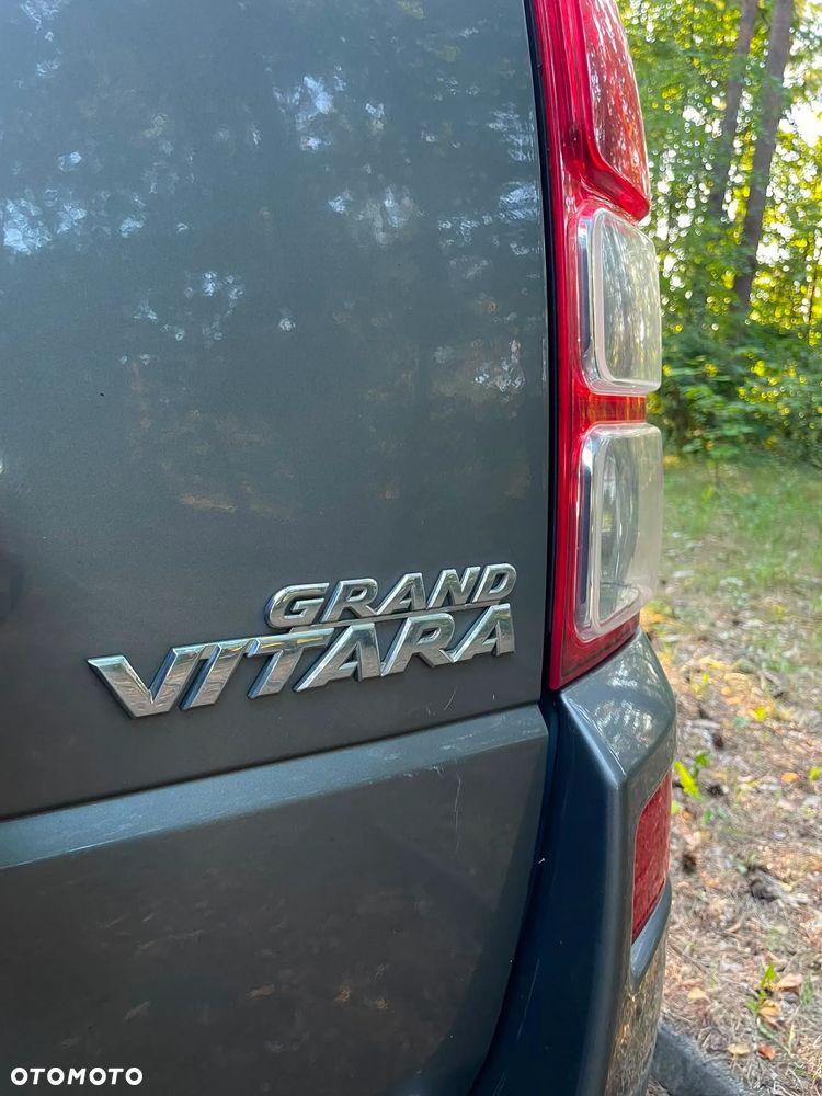 Suzuki Grand Vitara 2.0 - 7