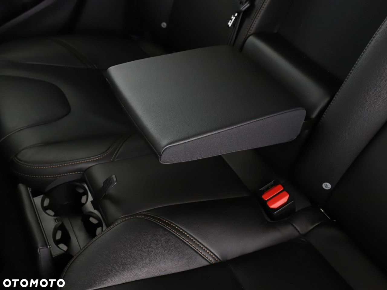 Volvo V40 Cross Country T3 Drive-E Momentum - 34