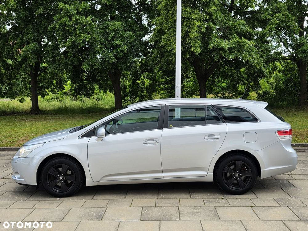 Toyota Avensis 1.8 Executive - 8
