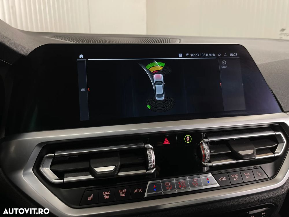 BMW Seria 3 330i AT M Sport - 23