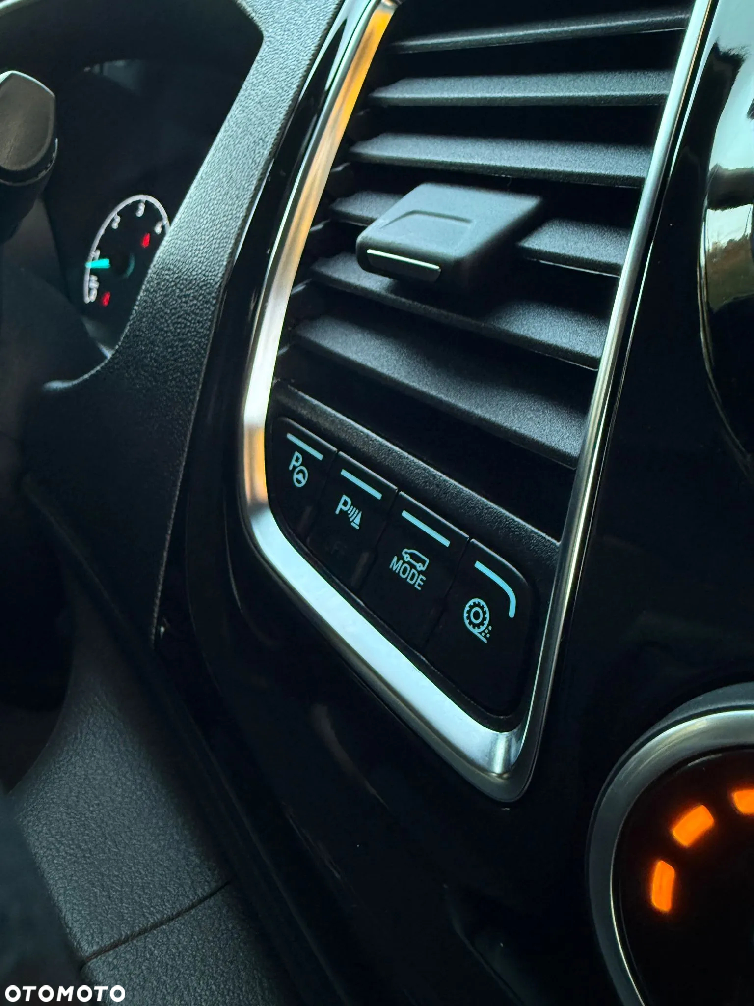 Ford TRANSIT CUSTOM - 10