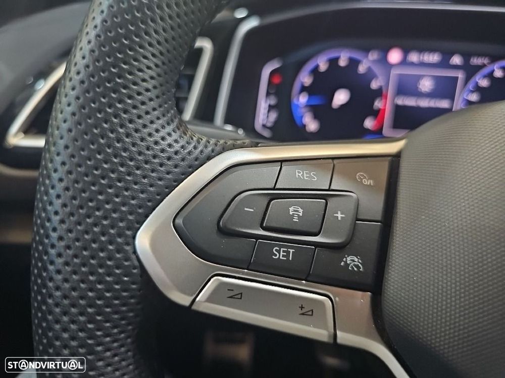 Volkswagen T-Roc 1.5 TSI R-Line DSG — fotografia 16