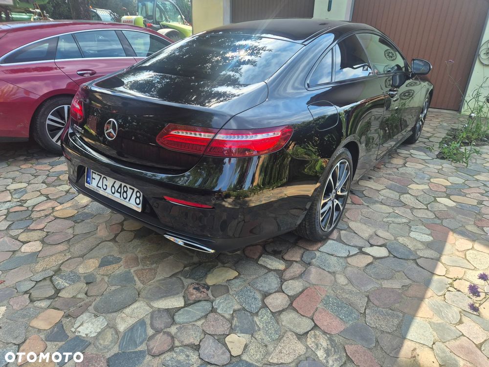 Mercedes-Benz Klasa E 220 d 9G-TRONIC Night Edition - 4