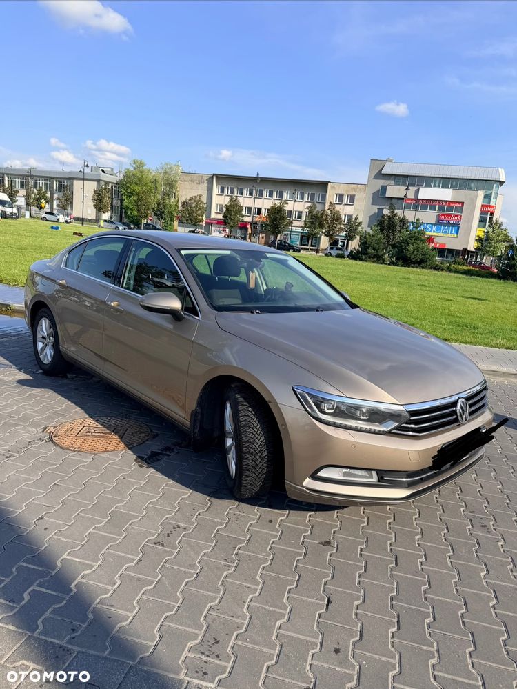 Volkswagen Passat - 8