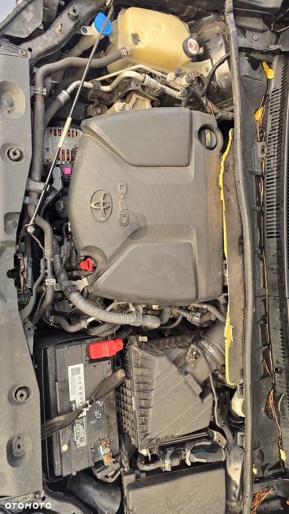 Toyota Avensis 2.0 D-4D Premium - 12