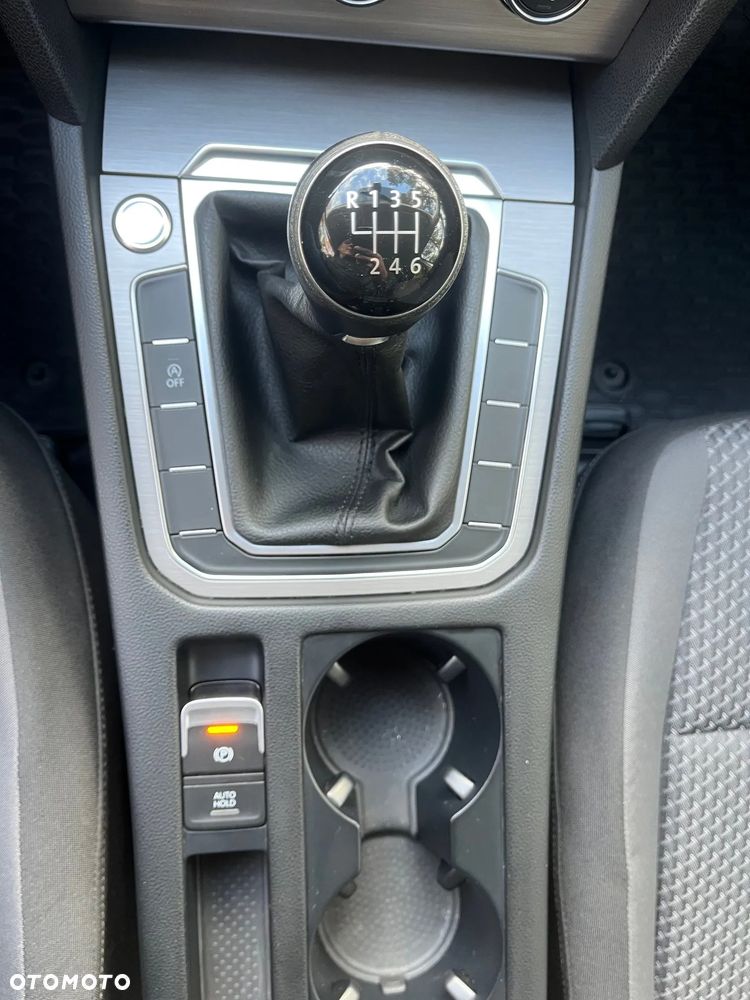 Volkswagen Passat Variant 1.4 TSI BMT Trendline - 27