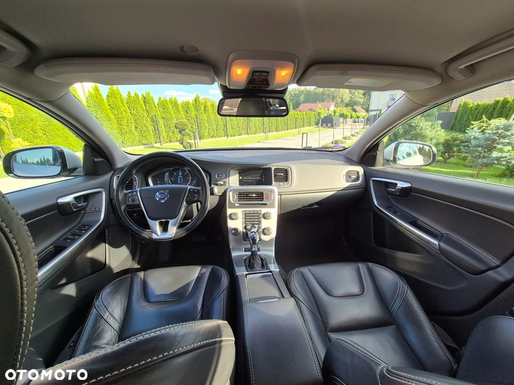 Volvo V60 D6 AWD Plug-in Hybrid Summum - 5
