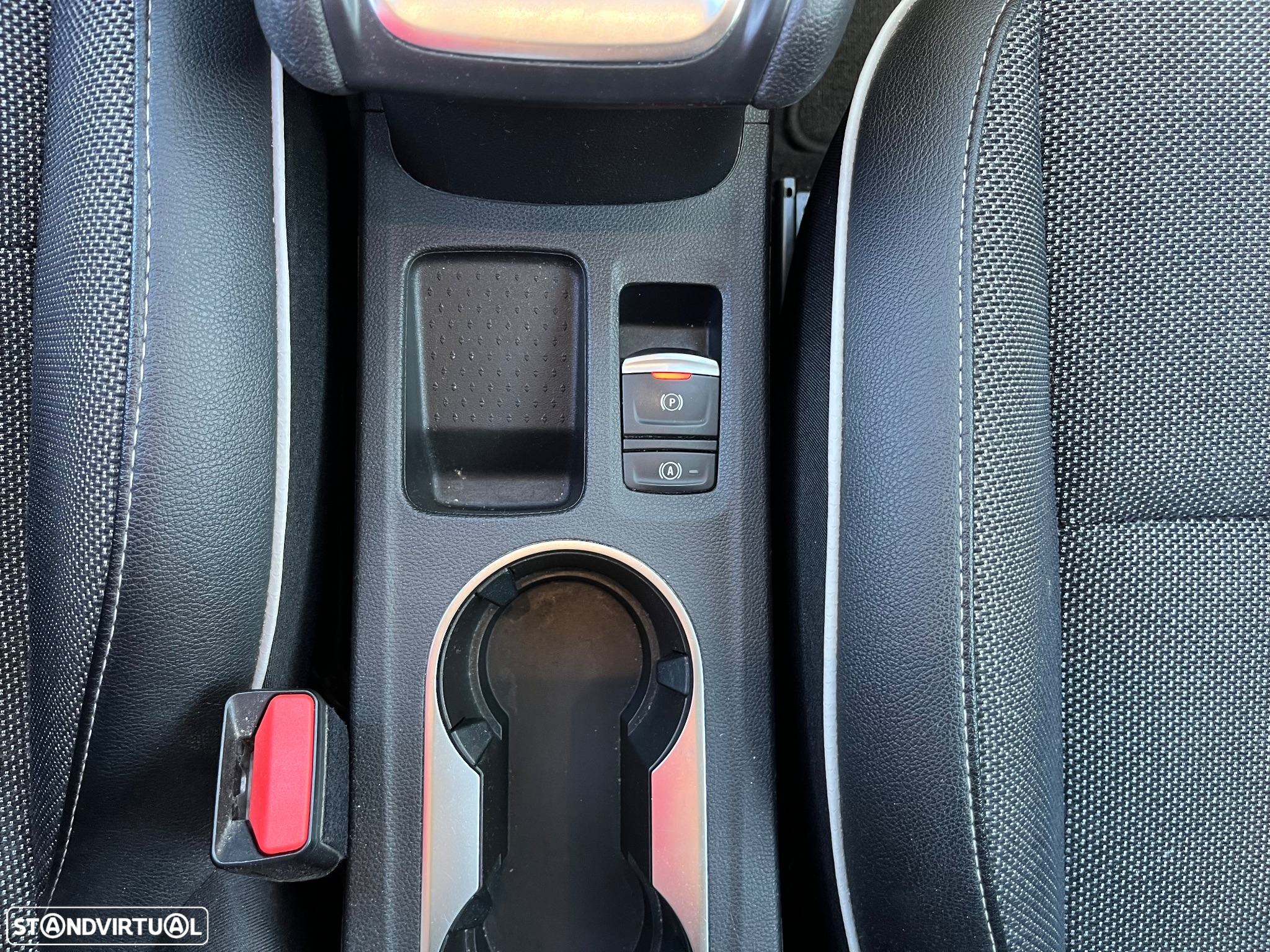 Renault Captur 1.0 TCe Exclusive - 32