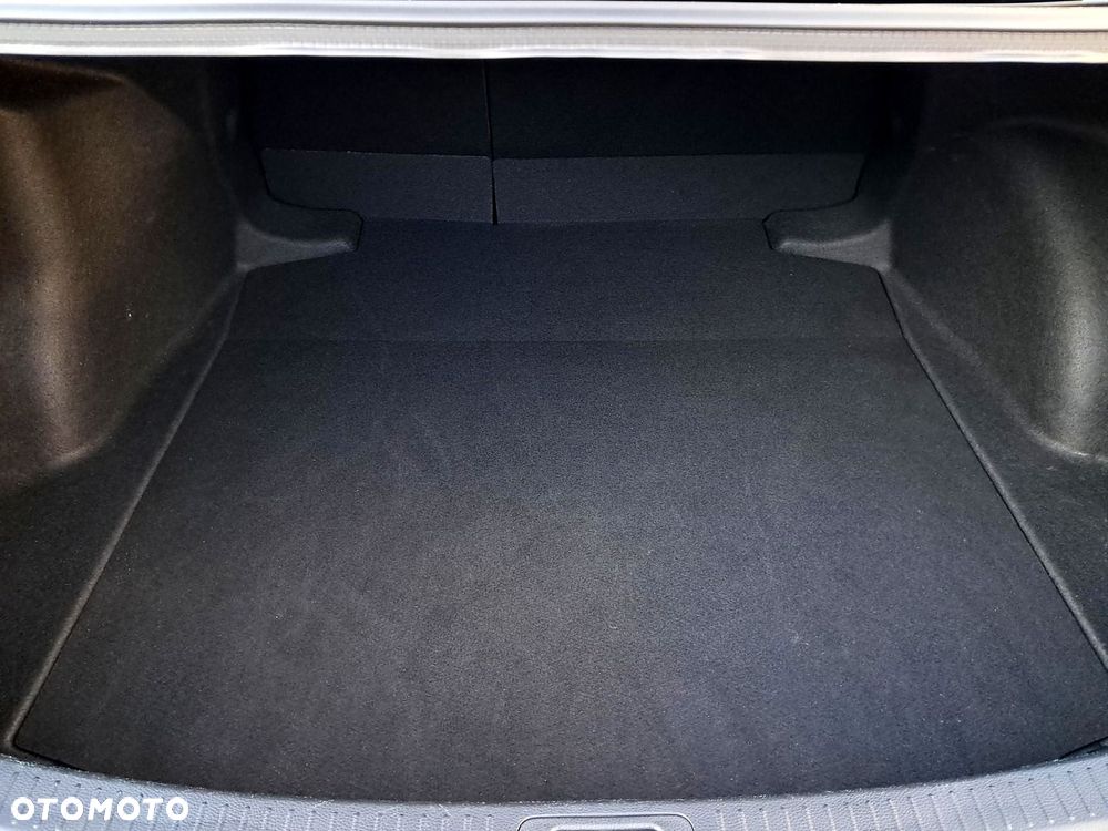 Toyota Corolla 1.8 Hybrid Style - 12