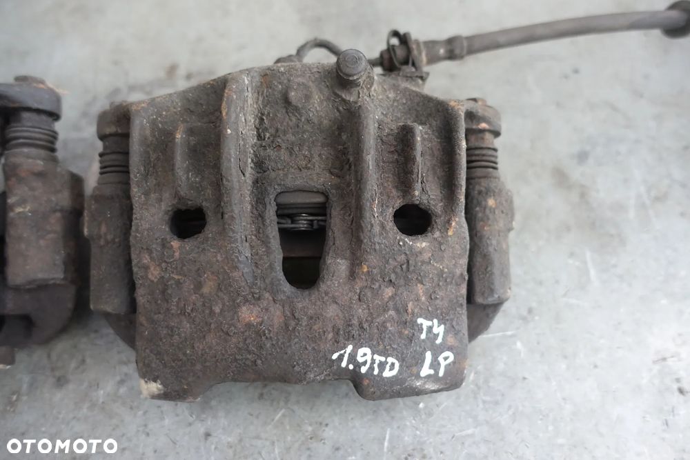 ZACISK LEWY PRAWY PRZÓD VW T4 1.9 TD - 2