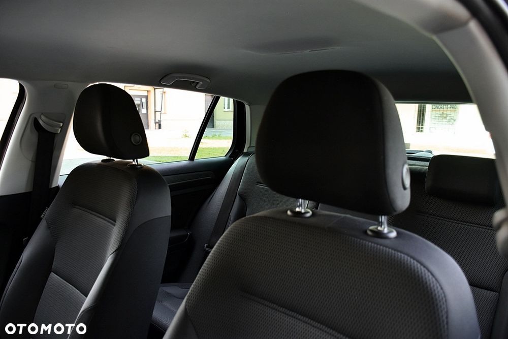 Volkswagen Golf 1.6 TDI DPF BlueMotion - 33