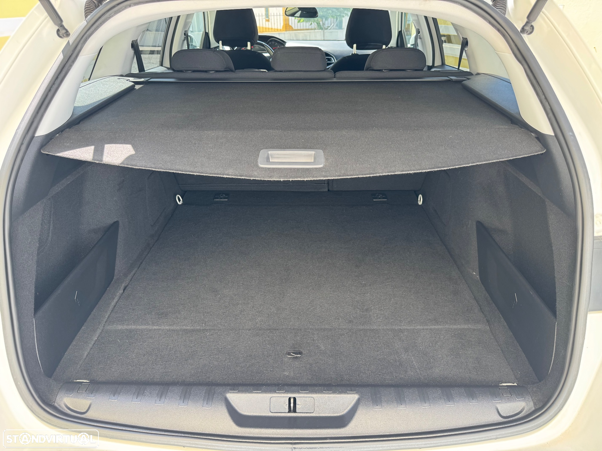 Peugeot 308 SW 1.6 BlueHDi Style - 34