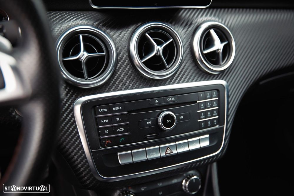 Mercedes-Benz A 180 d 7G-DCT AMG Line - 19