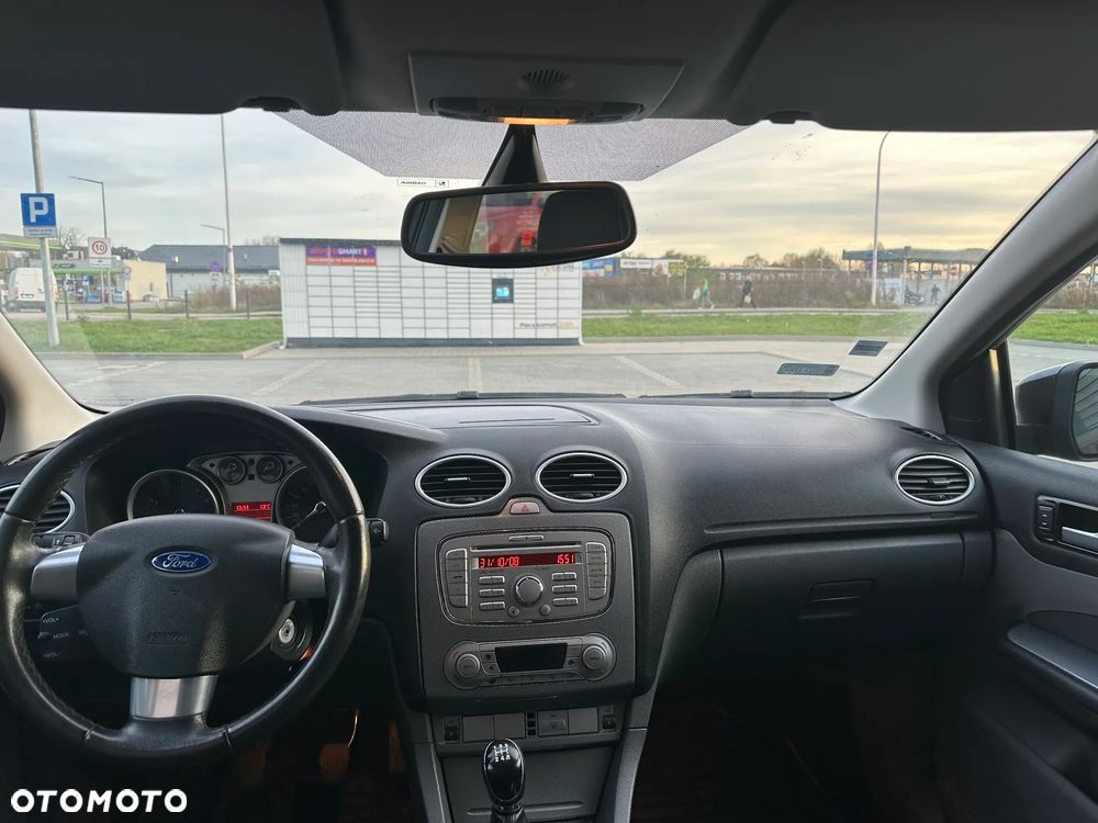 Ford Focus 1.6 Ghia - 10