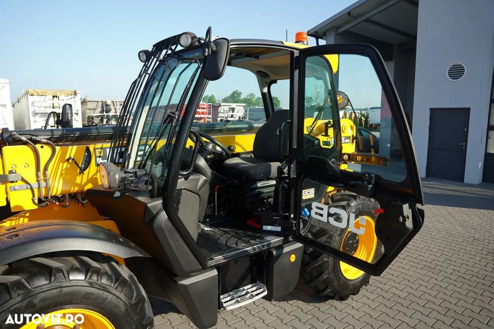 JCB 535-95 / ÎNCĂRCĂTOR TELESCOPIC CU DIRECȚIE / CUPĂ / FURCĂ / ÎNCĂRCĂTOR / CAPACITATE DE RIDICARE 3.500 KG / - 23