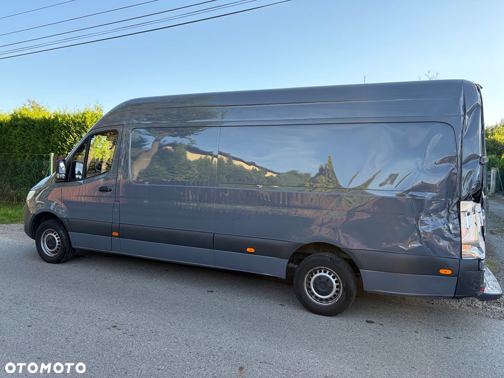 Mercedes-Benz Sprinter - 20