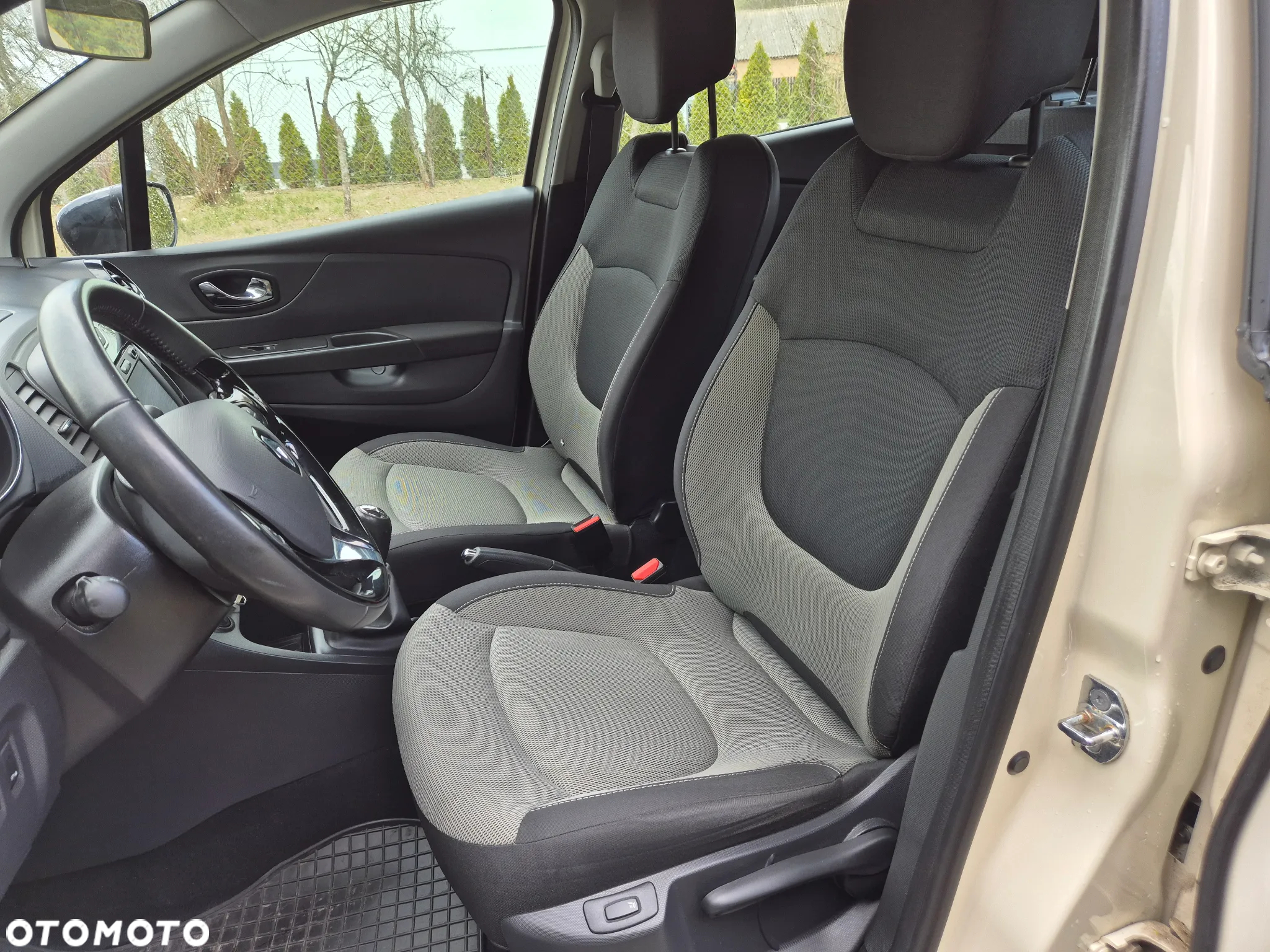 Renault Captur - 15