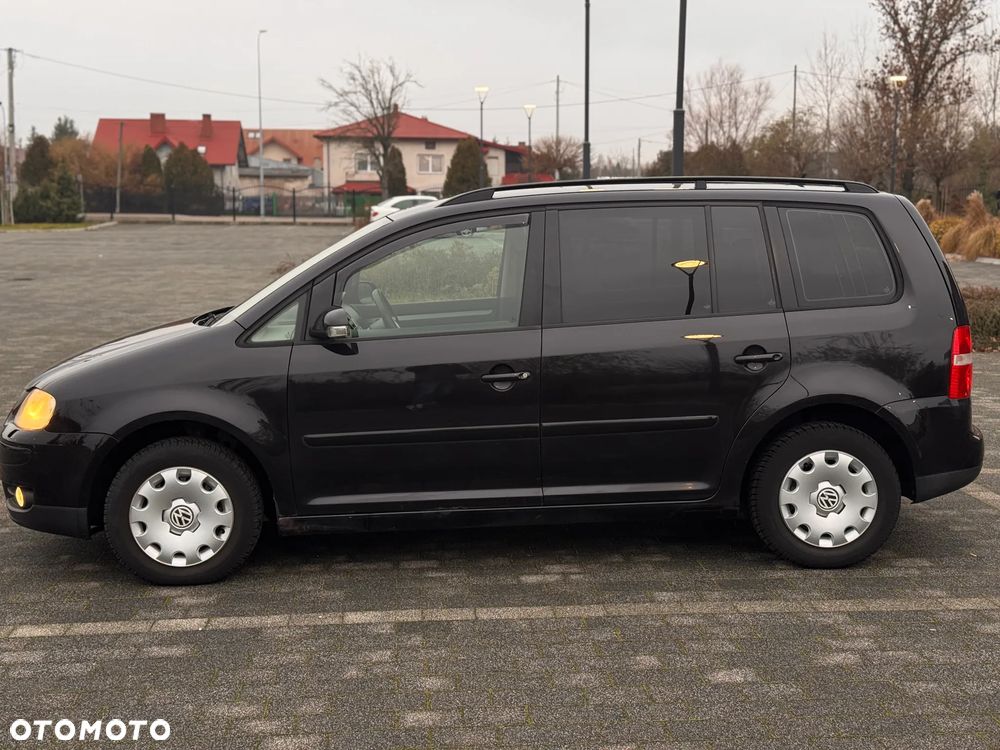 Volkswagen Touran 2.0 TDI DPF Highline - 2