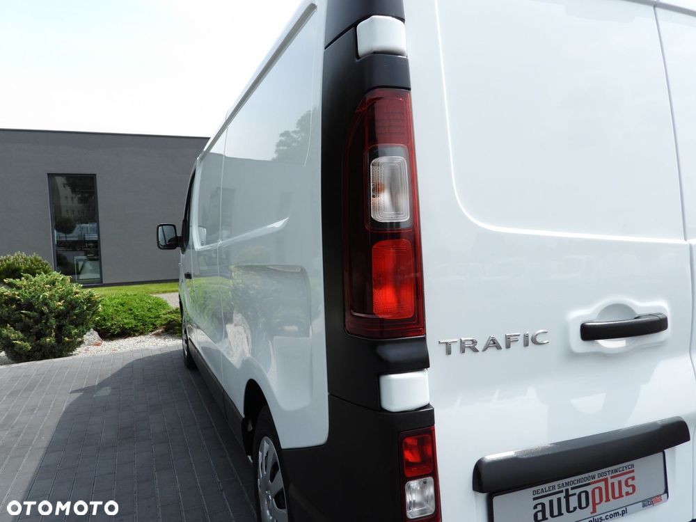 Renault TRAFIC  FURGON CHŁODNIA  0*C TEMPOMAT LEDY KLIMATYZACJA  120KM - 17