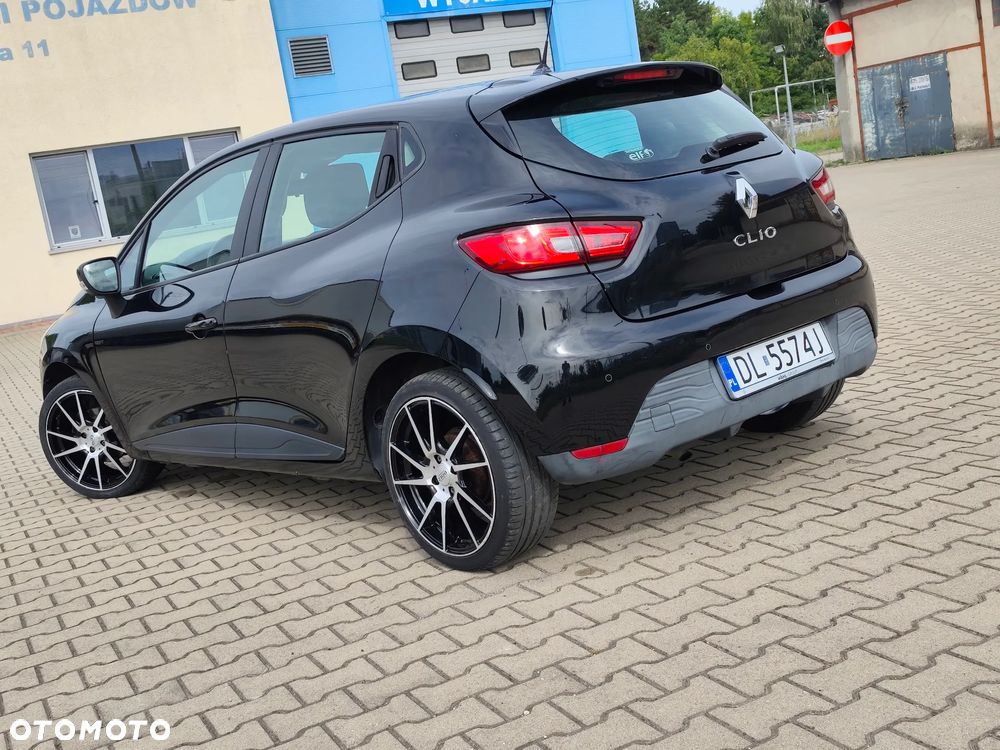 Renault Clio 1.2 16V 75 Life - 6
