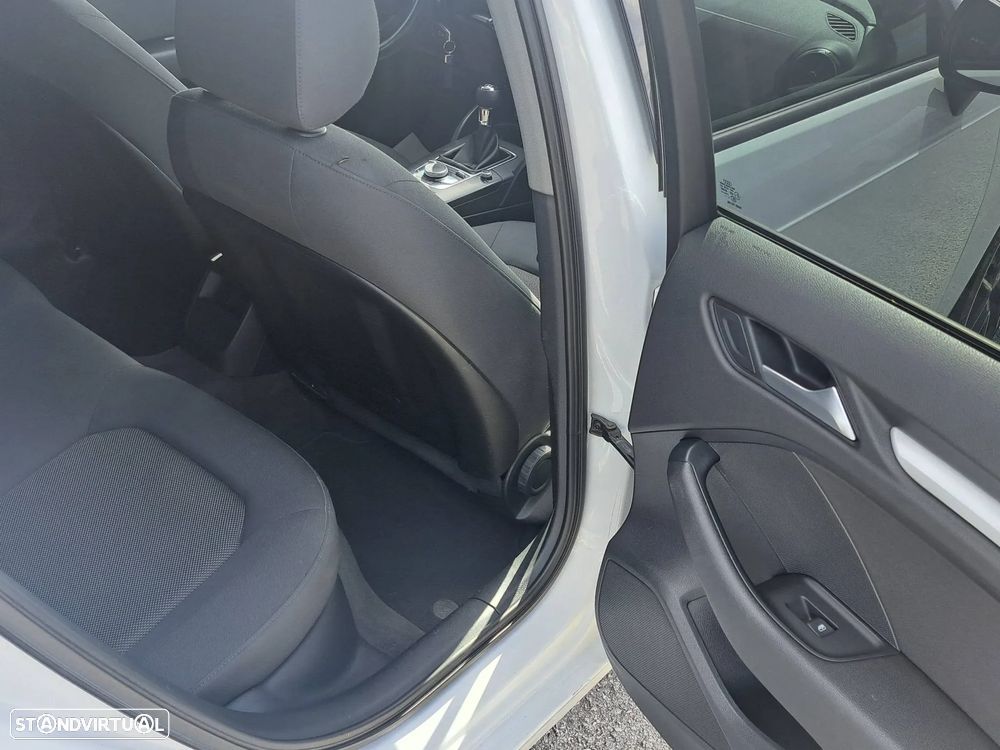 Audi A3 Sportback 1.6 TDI S-line - 26