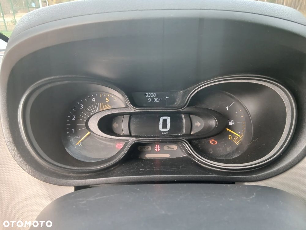 Renault Trafic - 16