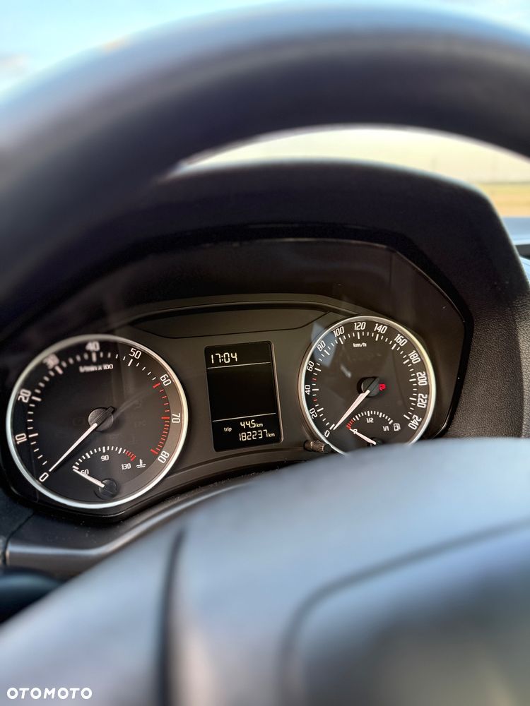 Skoda Octavia 1.6 - 12