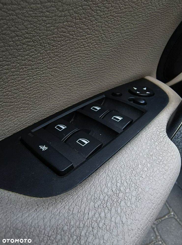 BMW X1 xDrive20d - 28
