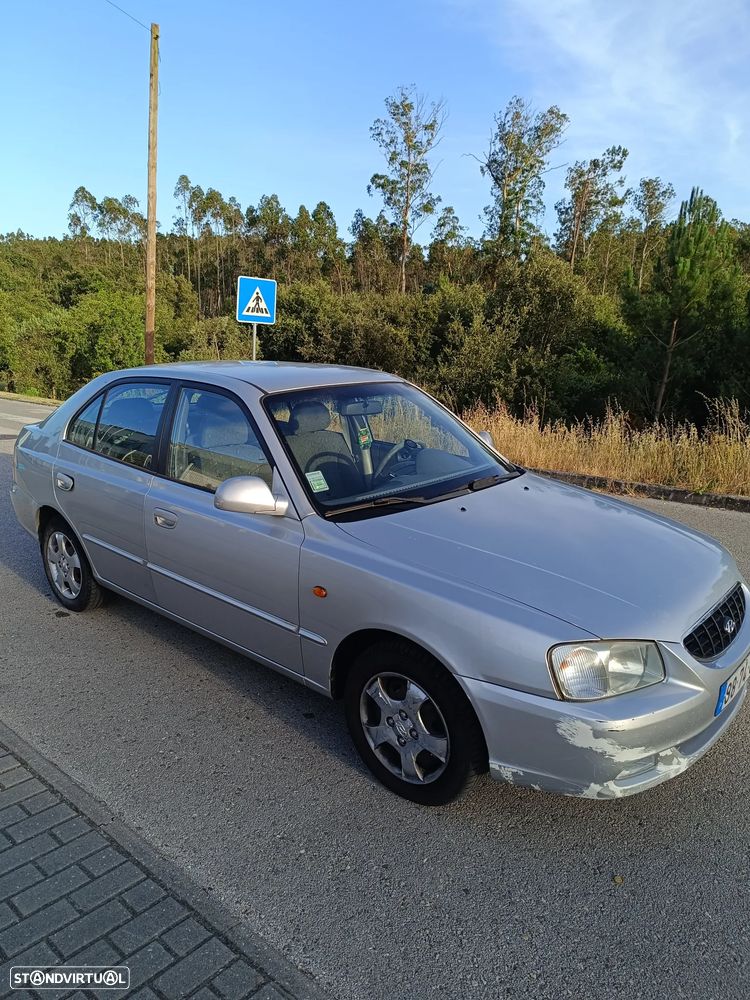 Hyundai Accent 1.5 CRDi Charme - 3