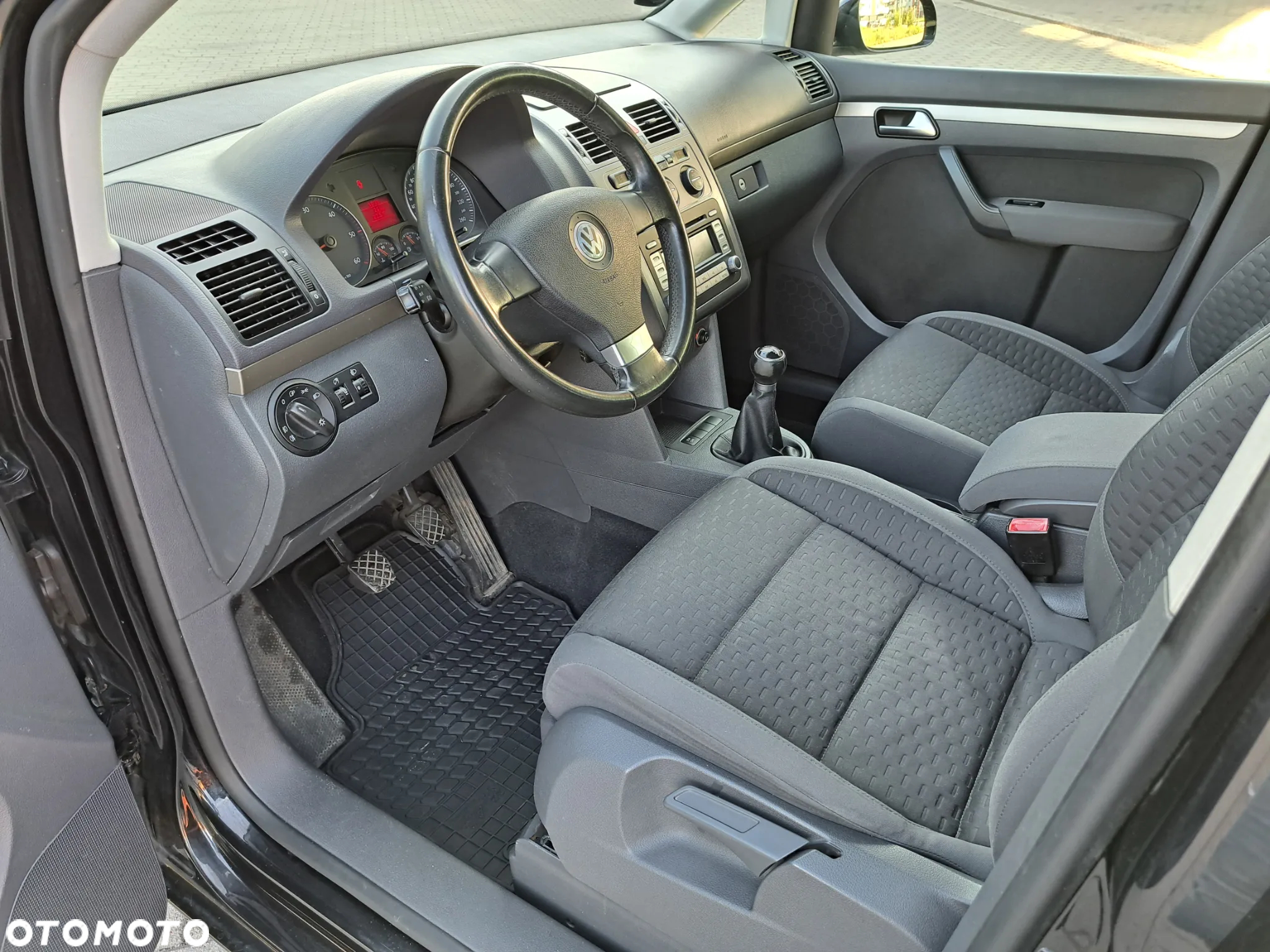 Volkswagen Touran - 13