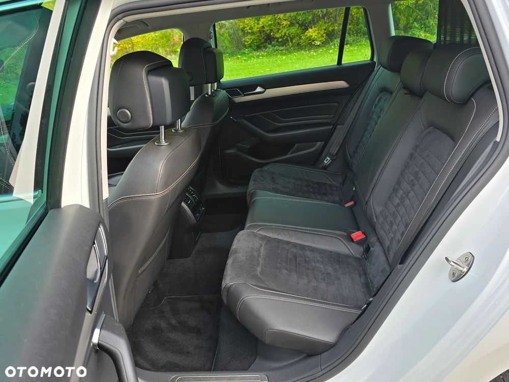 Volkswagen Passat 2.0 TDI Elegance DSG - 11