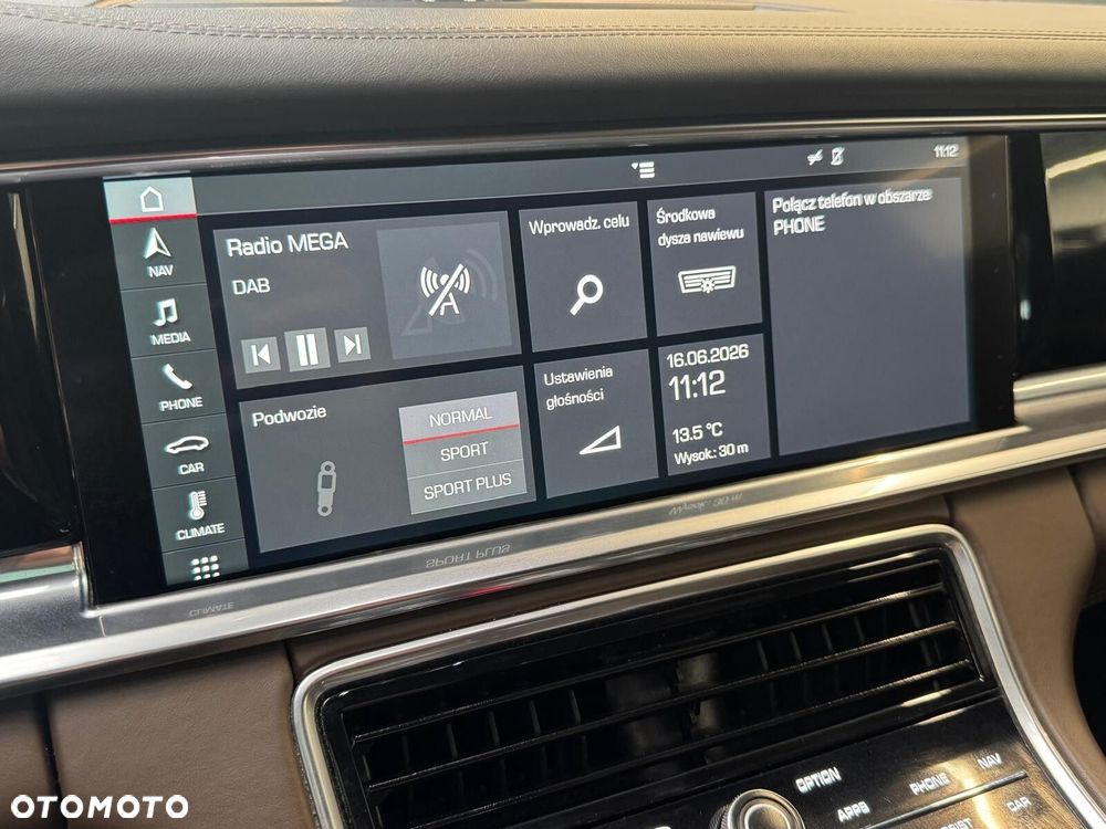 Porsche Panamera - 21