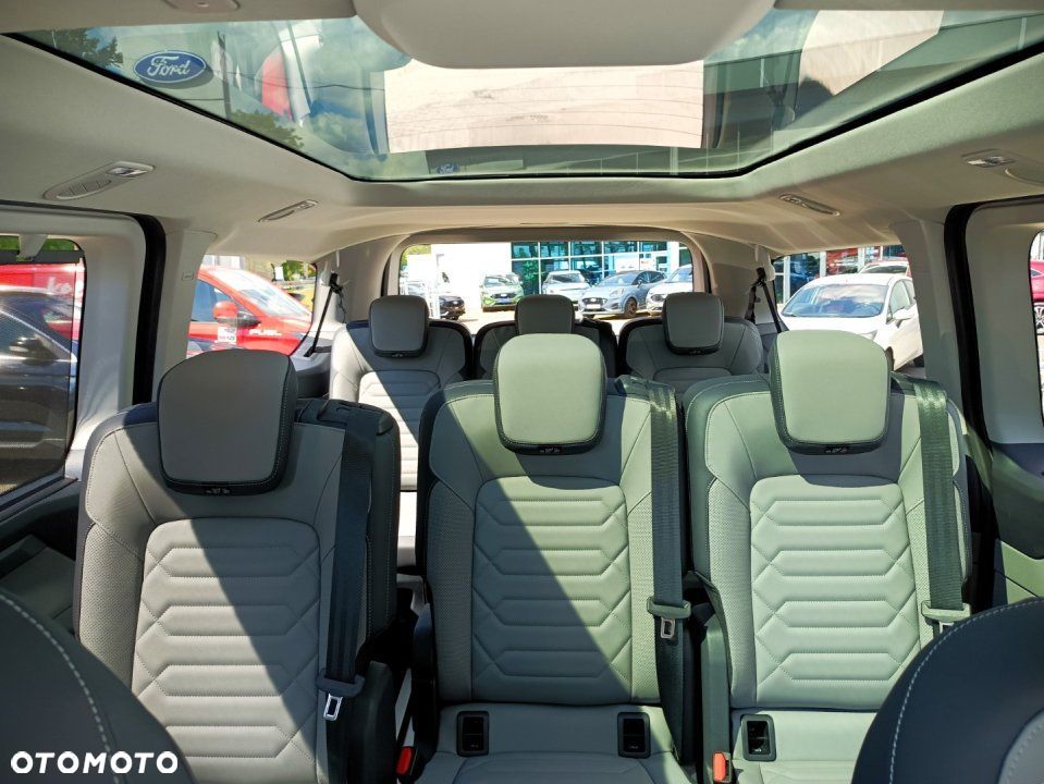 Ford Tourneo Custom - 22