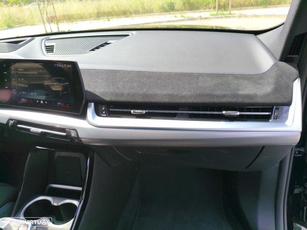 BMW iX2 eDrive20 Pack Desportivo M Pro - 17