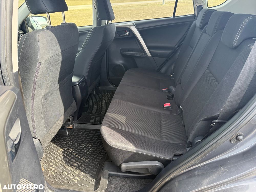 Toyota RAV4 2.0 D-4D 2WD Comfort - 11