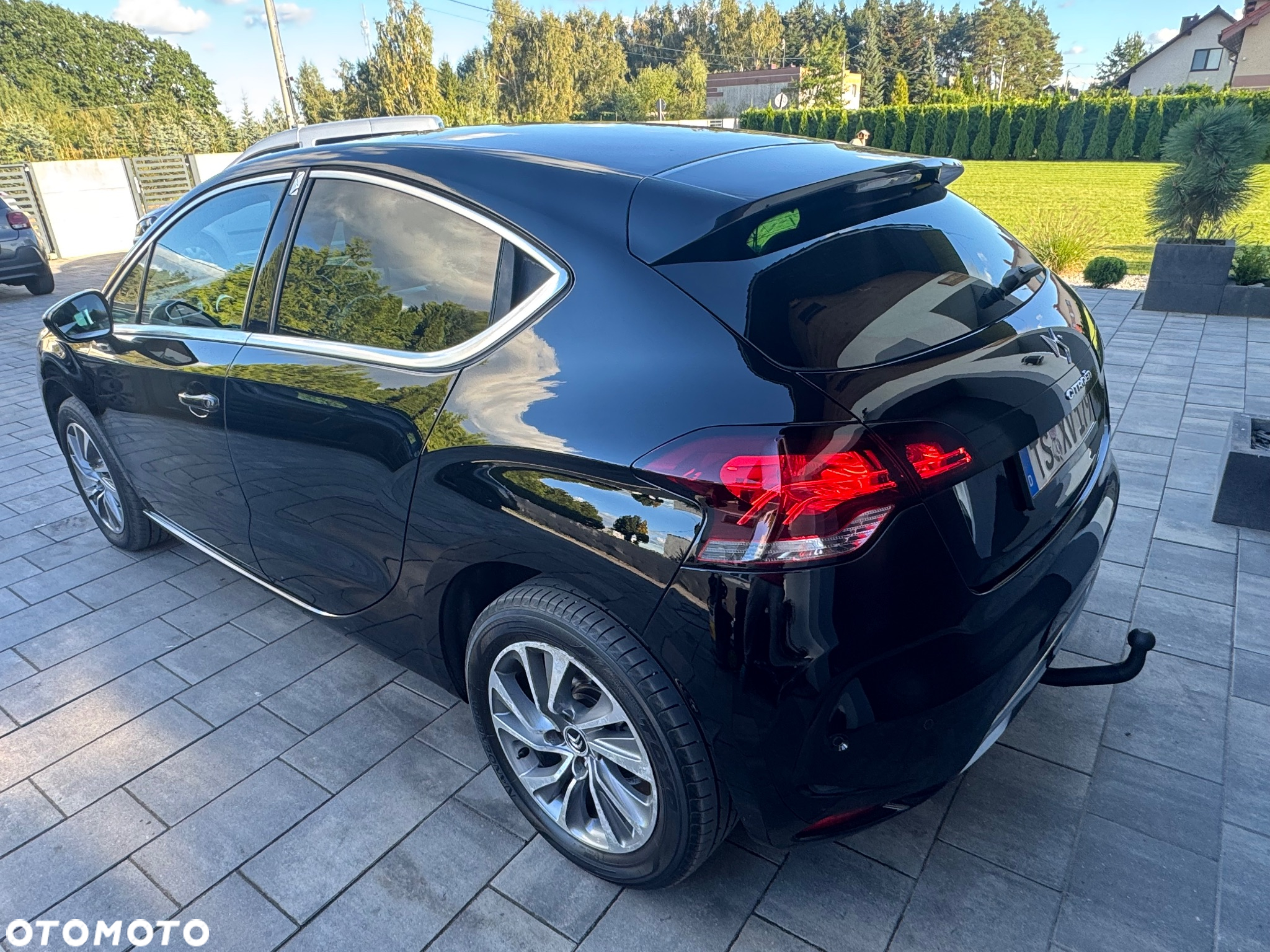 Citroën DS4 e-HDi 110 EGS6 SoChic - 4